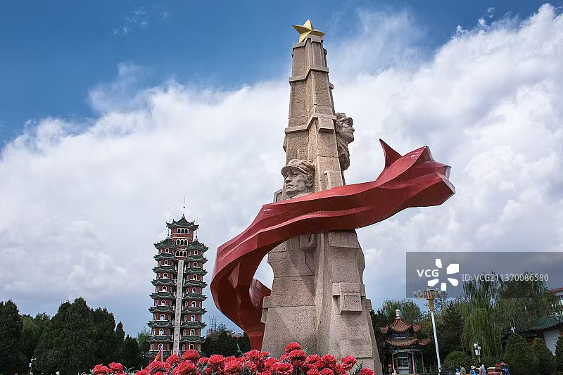 踏百年红色征途，赴盛世家国初心
